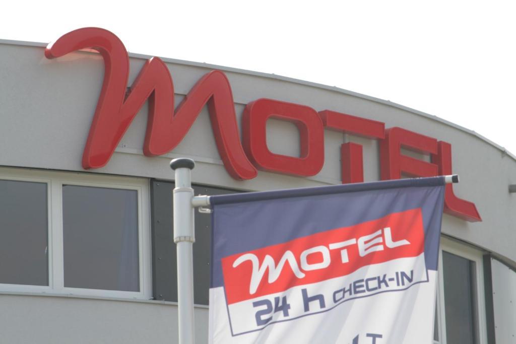 Motel Arbotel 24H Self Check-In Фризах Экстерьер фото
