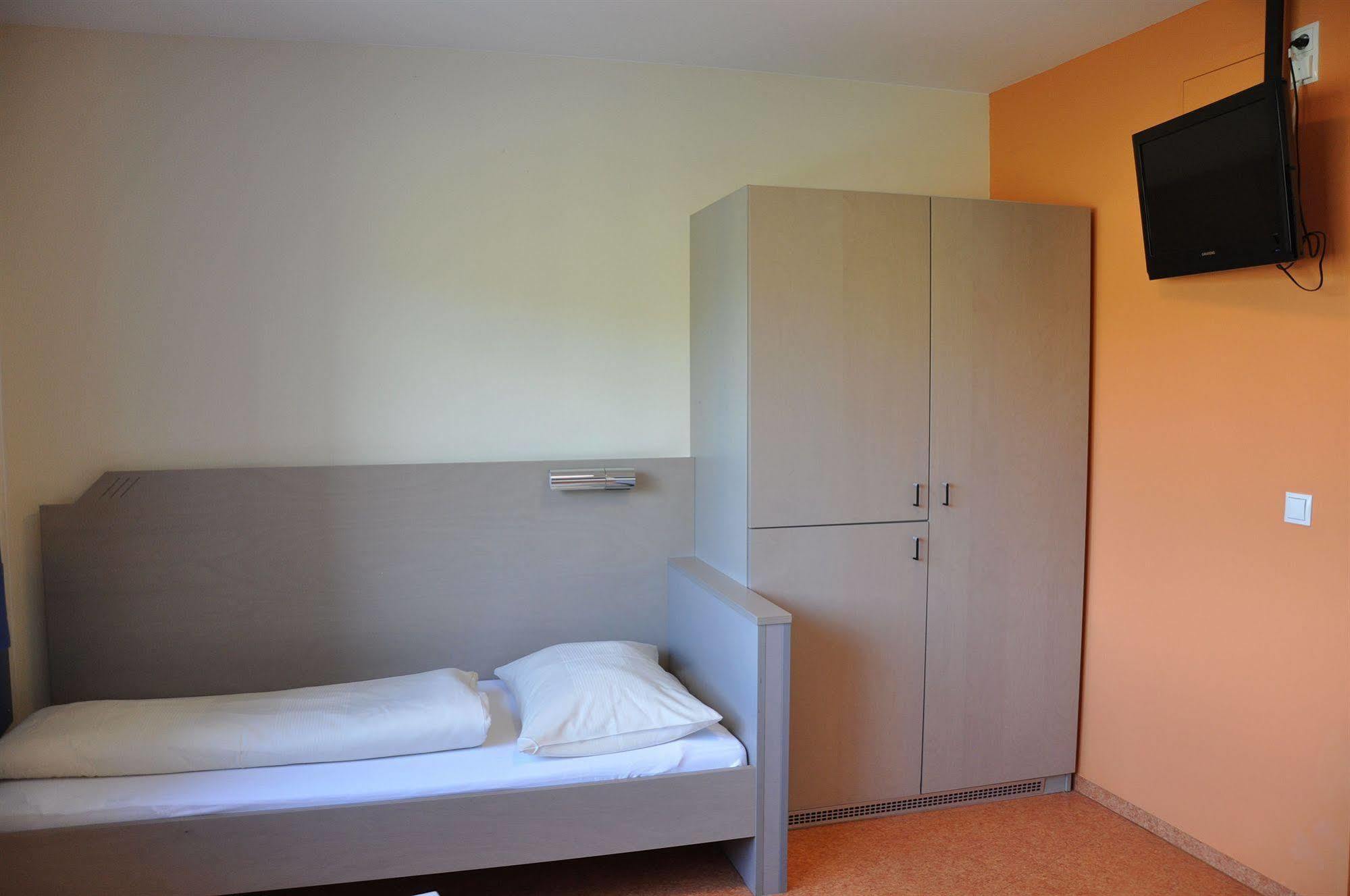 Motel Arbotel 24H Self Check-In Фризах Экстерьер фото